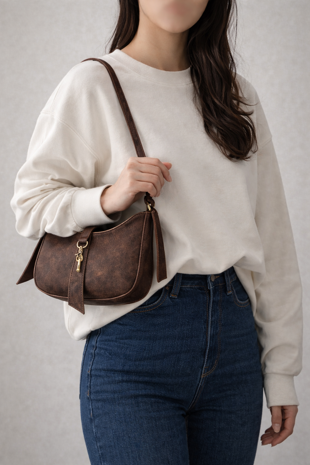 Lyana Hawk Shoulder Bag